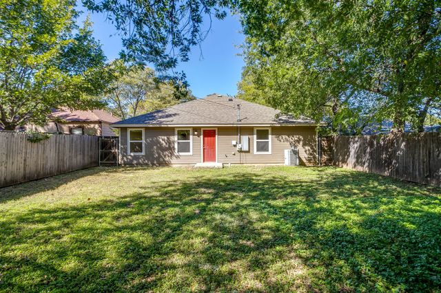 3955 Alamo Avenue, Fort Worth, TX 76107