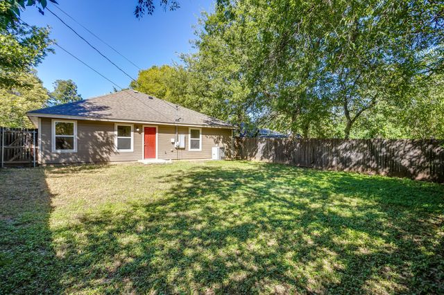 3955 Alamo Avenue, Fort Worth, TX 76107