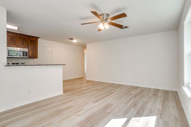 3955 Alamo Avenue, Fort Worth, TX 76107