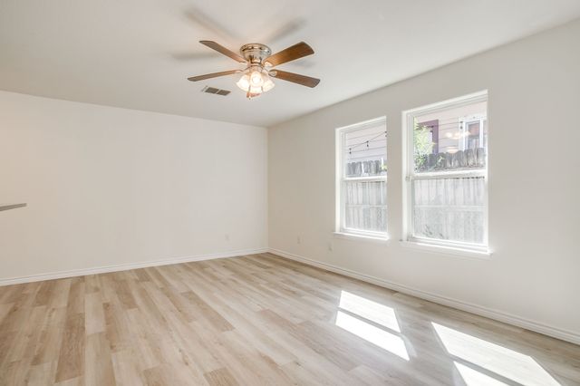 3955 Alamo Avenue, Fort Worth, TX 76107