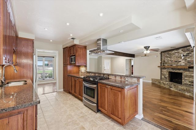 2009 Tanglewood Drive, Grapevine, TX 76051