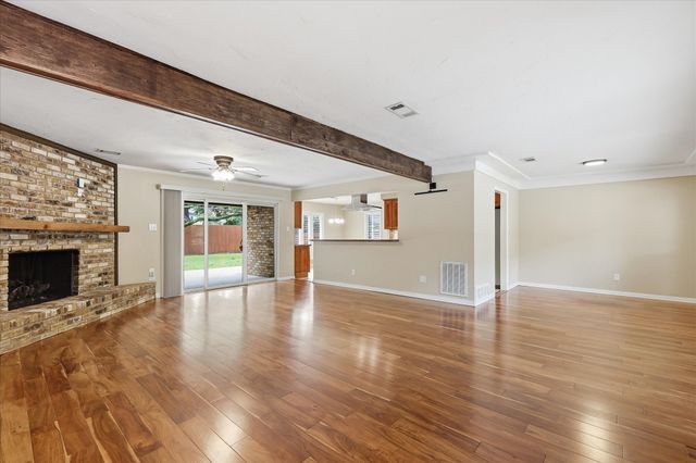 2009 Tanglewood Drive, Grapevine, TX 76051