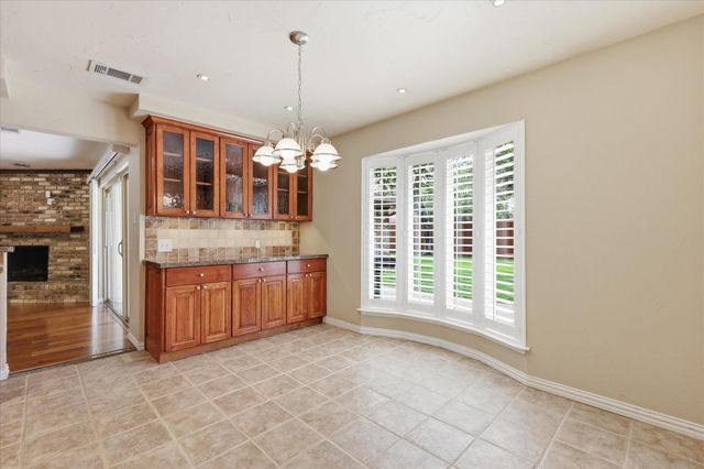 2009 Tanglewood Drive, Grapevine, TX 76051