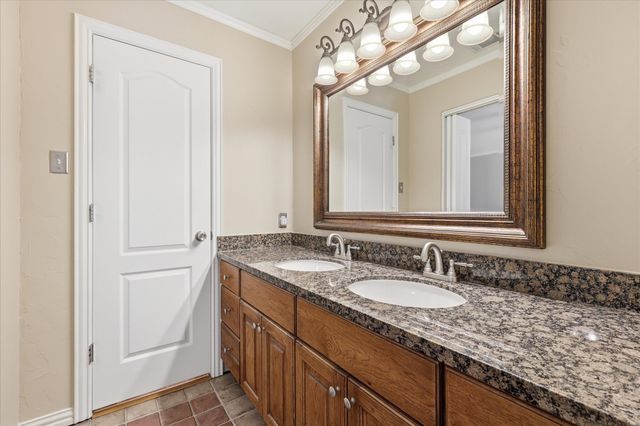 2009 Tanglewood Drive, Grapevine, TX 76051