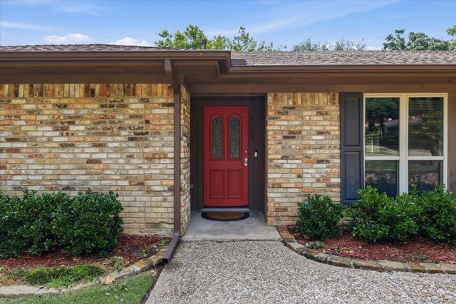 2009 Tanglewood Drive, Grapevine, TX 76051