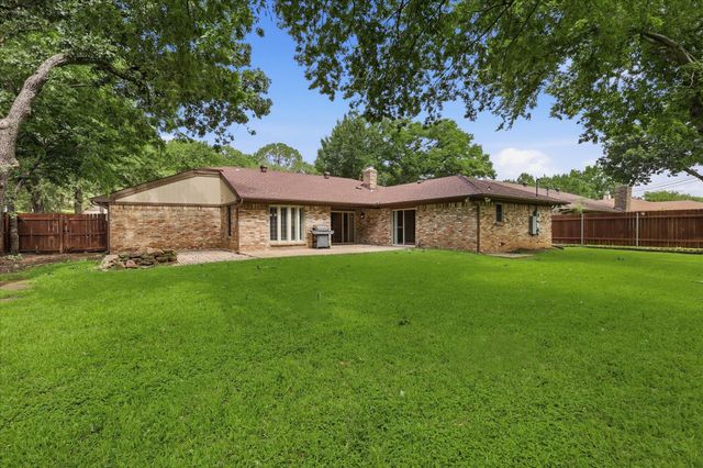 2009 Tanglewood Drive, Grapevine, TX 76051