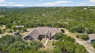 1005 County Road 2720, Mico, TX 78056
