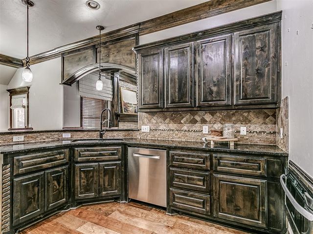 16233 Josiah Place, Edmond, OK 73013