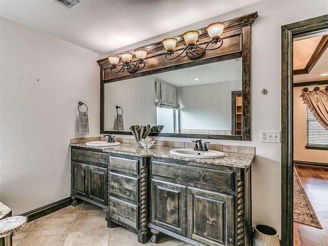 16233 Josiah Place, Edmond, OK 73013