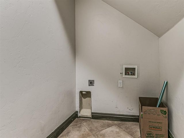 16233 Josiah Place, Edmond, OK 73013