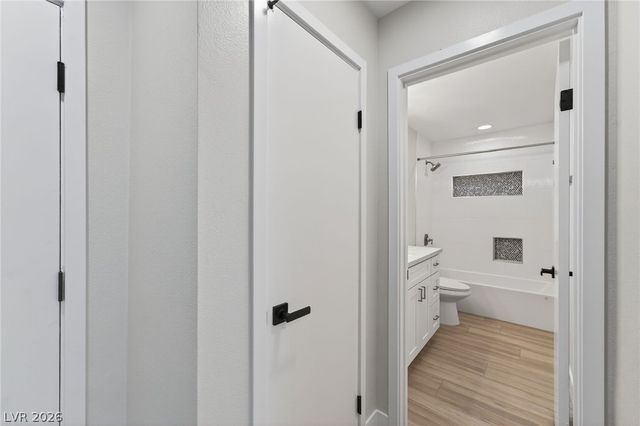 8456 West Gilmore Avenue, Las Vegas, NV 89129