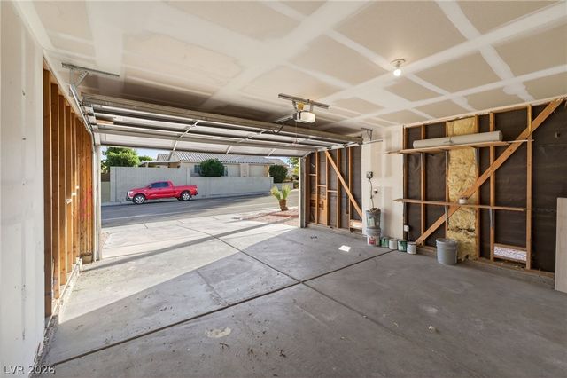 8456 West Gilmore Avenue, Las Vegas, NV 89129