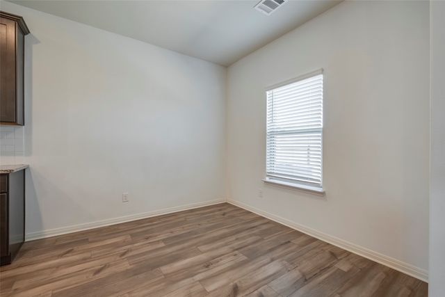 7525 Pleasant Oaks Street, Fort Worth, TX 76120