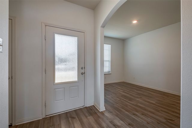 7525 Pleasant Oaks Street, Fort Worth, TX 76120