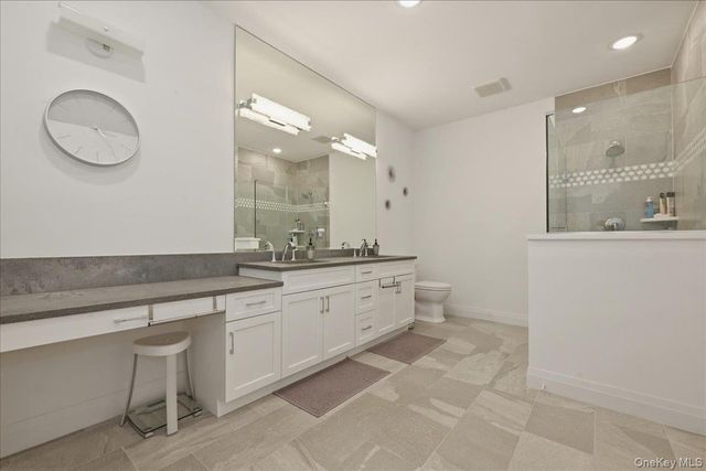 33204 Spruce Pond Circle, Plainview, NY 11803