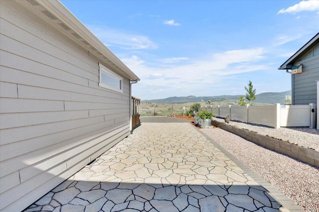 1725 S Donwood St, Greenacres, WA 99037