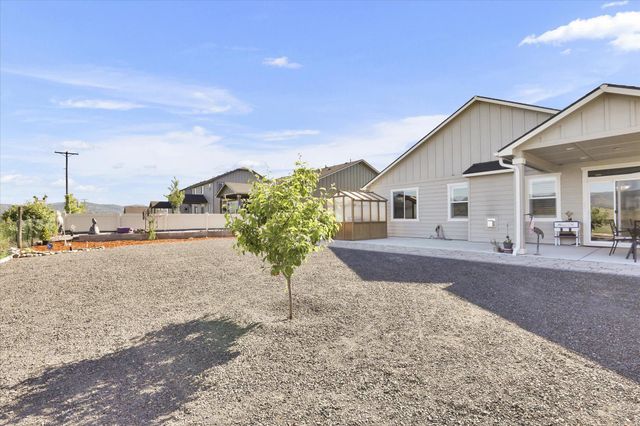 1725 S Donwood St, Greenacres, WA 99037