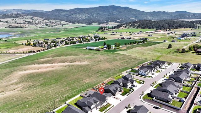 1725 S Donwood St, Greenacres, WA 99037