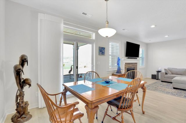 1725 S Donwood St, Greenacres, WA 99037