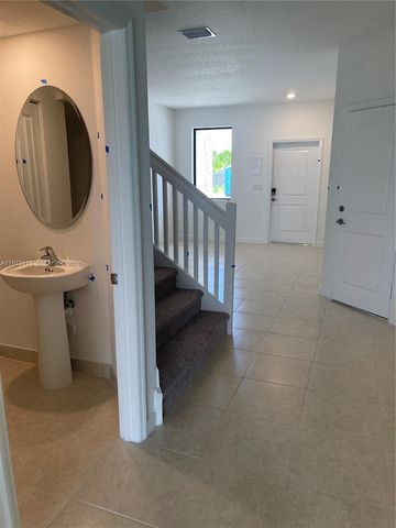 20564 NE 5th Pl, Miami, FL 33179