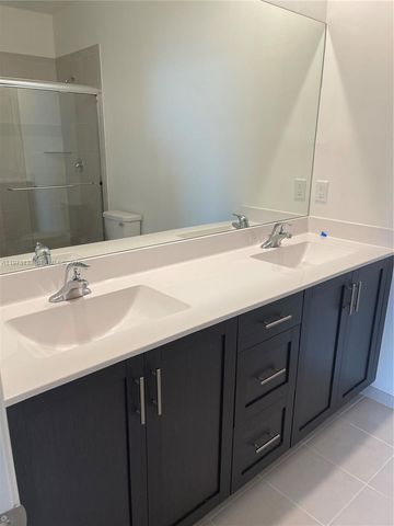 20564 NE 5th Pl, Miami, FL 33179