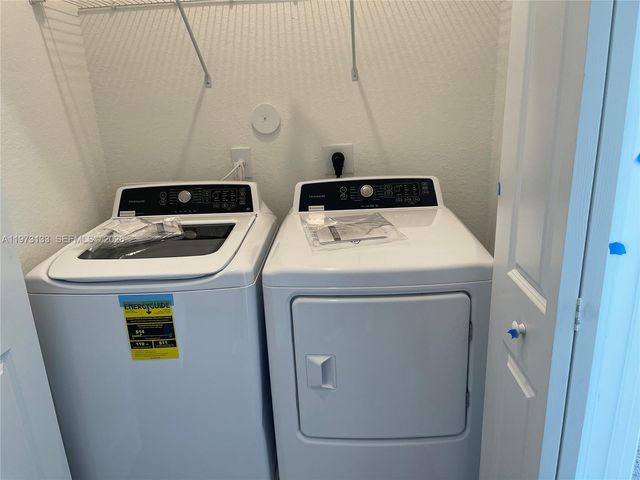 20564 NE 5th Pl, Miami, FL 33179