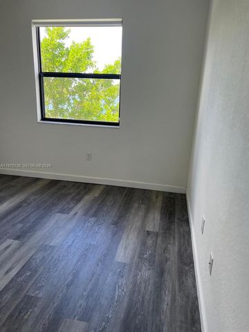 20564 NE 5th Pl, Miami, FL 33179