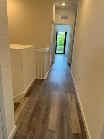 20564 NE 5th Pl, Miami, FL 33179