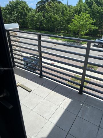 20564 NE 5th Pl, Miami, FL 33179