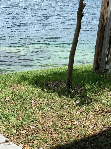 20564 NE 5th Pl, Miami, FL 33179