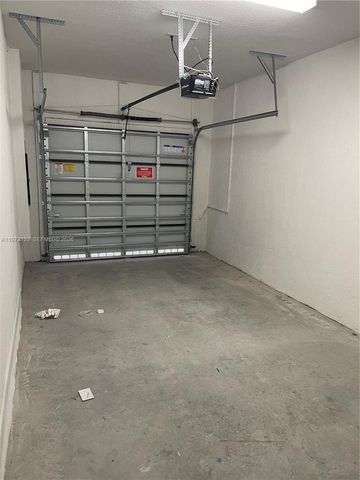 20564 NE 5th Pl, Miami, FL 33179