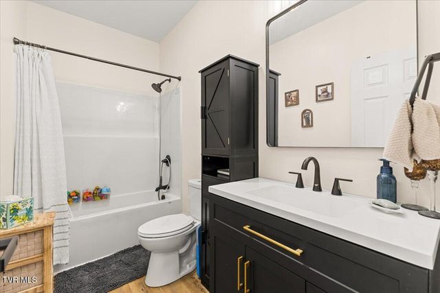 905 Fairlane Drive, Elizabethton, TN 37643