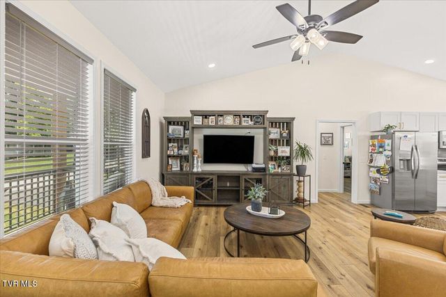 905 Fairlane Drive, Elizabethton, TN 37643