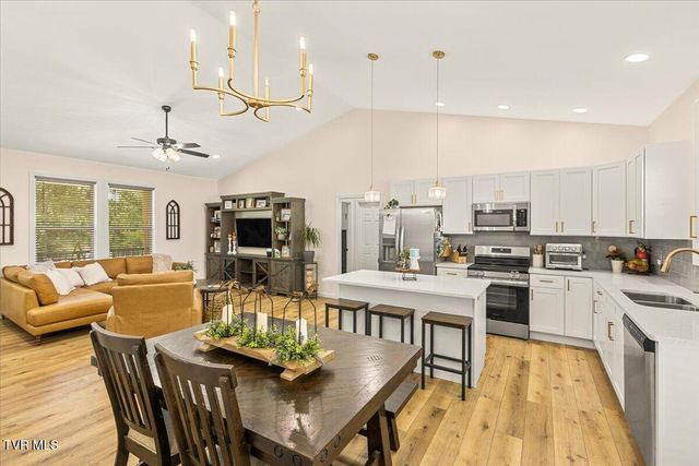 905 Fairlane Drive, Elizabethton, TN 37643