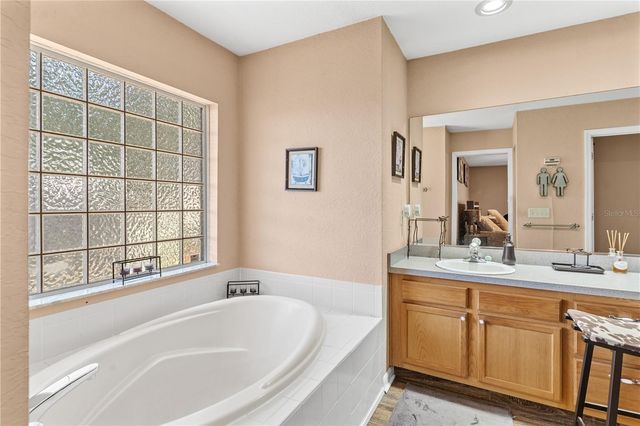 200 WATERS EDGE DRIVE, Leesburg, FL 34748