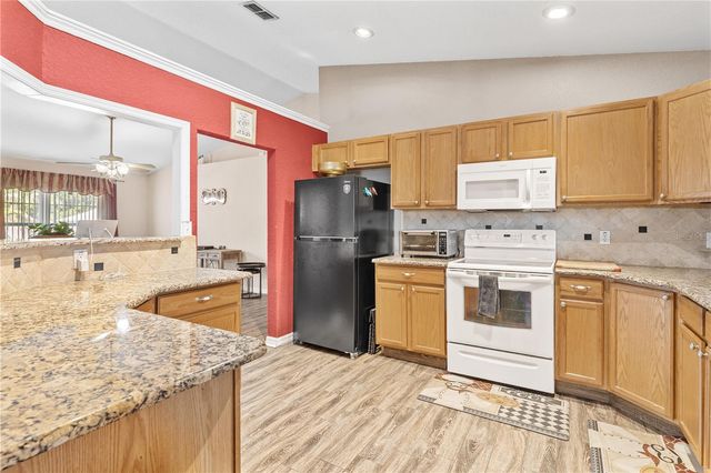 200 WATERS EDGE DRIVE, Leesburg, FL 34748