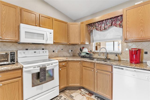 200 WATERS EDGE DRIVE, Leesburg, FL 34748