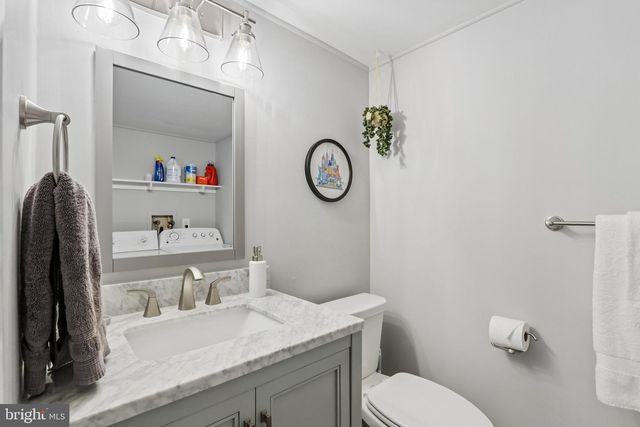 107 ASHBY CT, Mount Laurel, NJ 08054