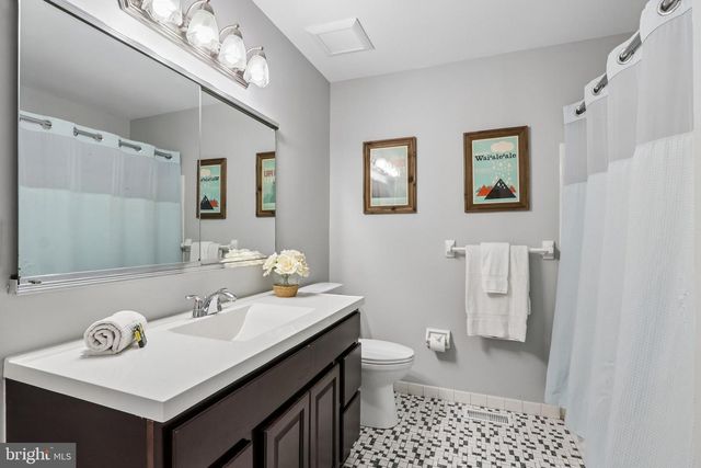 107 ASHBY CT, Mount Laurel, NJ 08054