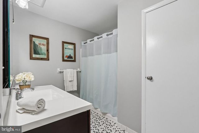 107 ASHBY CT, Mount Laurel, NJ 08054