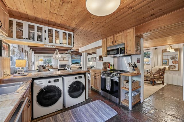 6310 Simmons Drive, Boulder, CO 80303