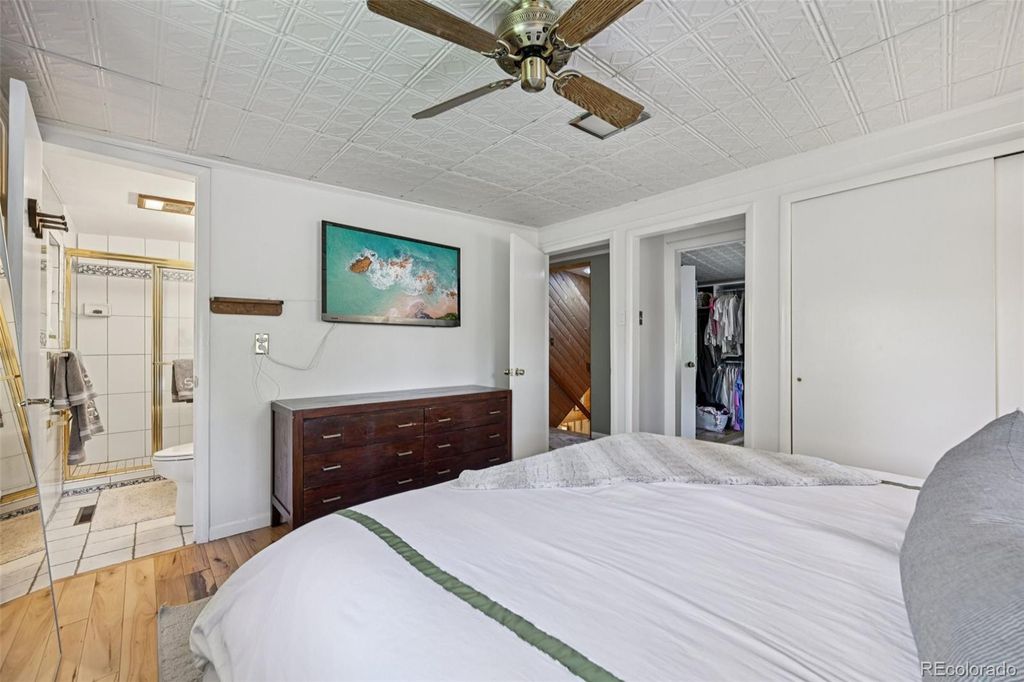 Image 14 of property listing at 6310 Simmons Drive, Boulder, CO 80303