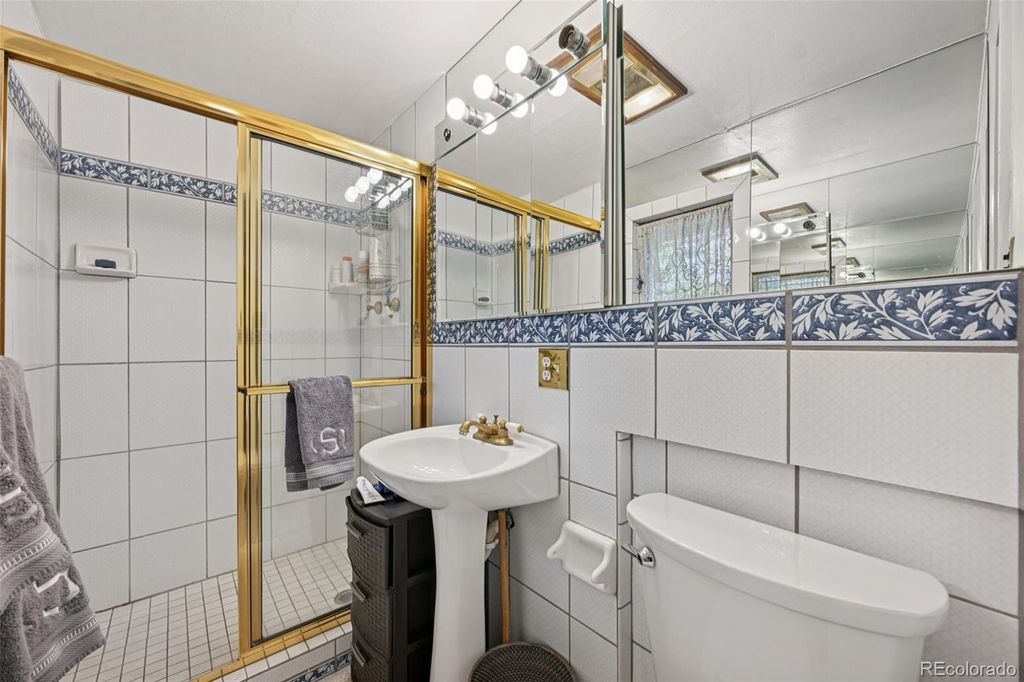 Image 15 of property listing at 6310 Simmons Drive, Boulder, CO 80303