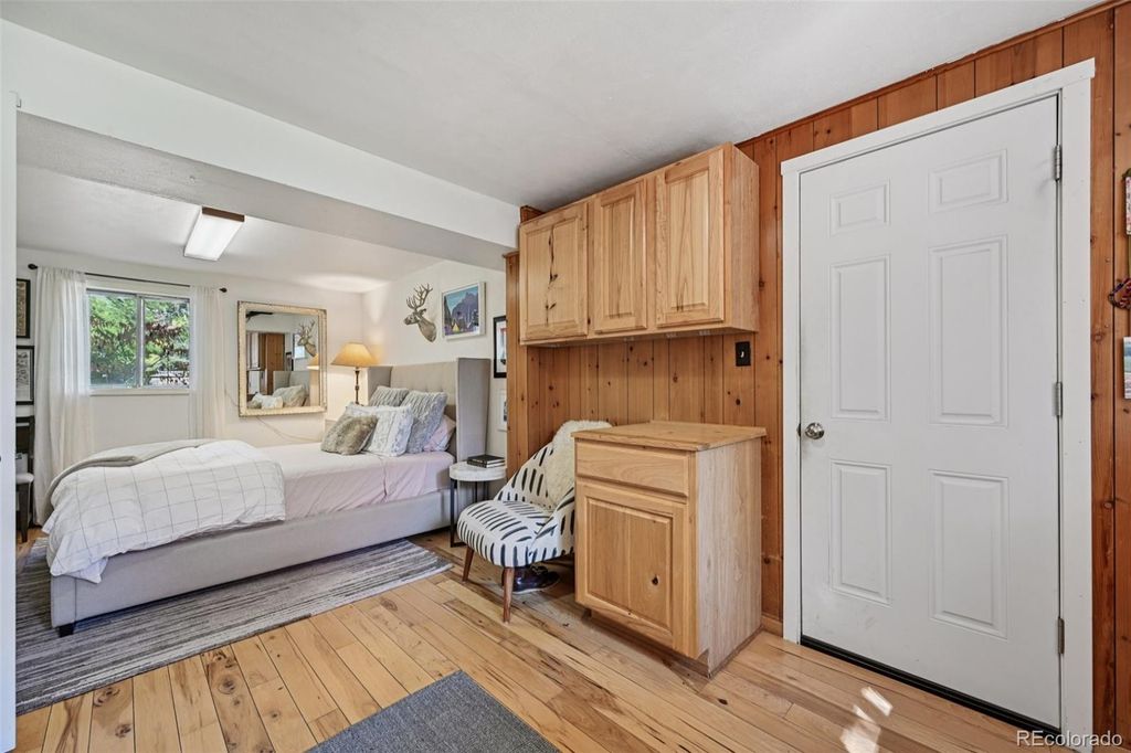 Image 28 of property listing at 6310 Simmons Drive, Boulder, CO 80303
