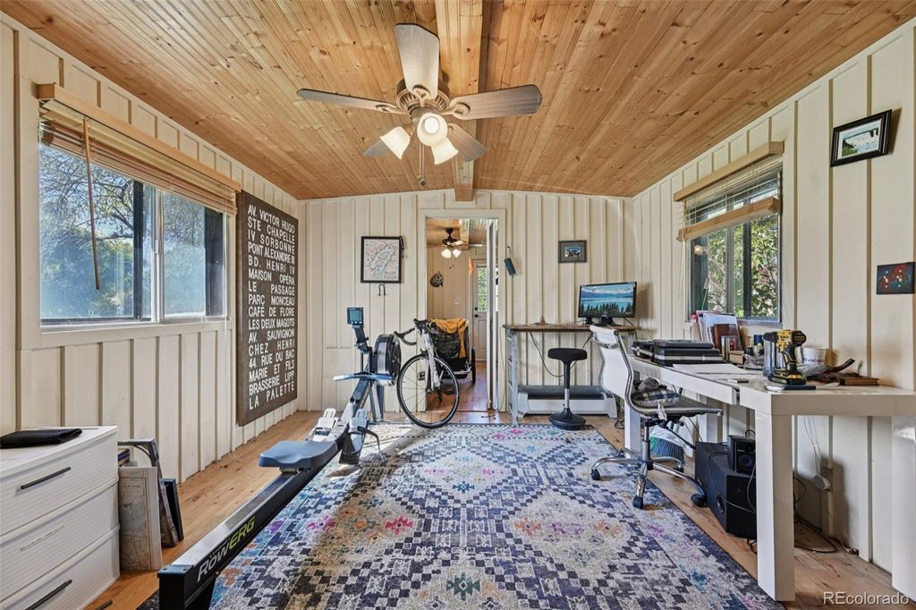 Image 32 of property listing at 6310 Simmons Drive, Boulder, CO 80303