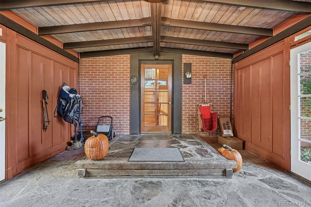 Image 34 of property listing at 6310 Simmons Drive, Boulder, CO 80303