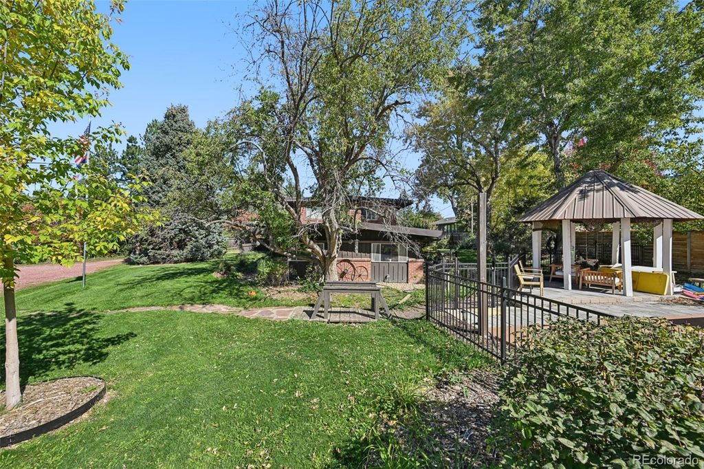 Image 45 of property listing at 6310 Simmons Drive, Boulder, CO 80303