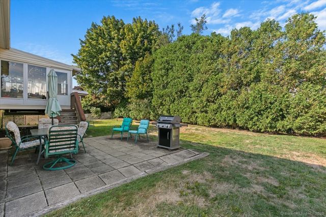 25 Belle Circle, West Haven, CT 06516
