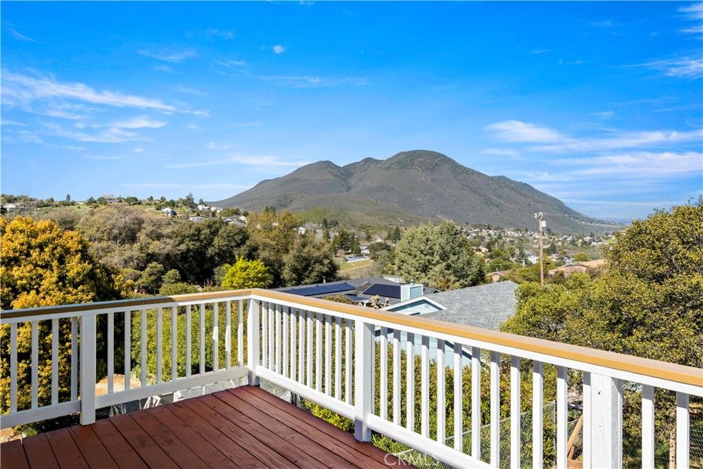 Image 2 of property listing at 9732 Pinon Way, Kelseyville, CA 95451