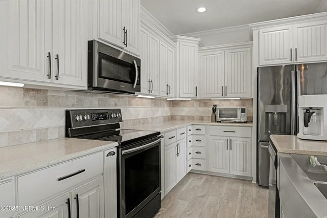 102 THOMAS Court, Kingsland, GA 31548